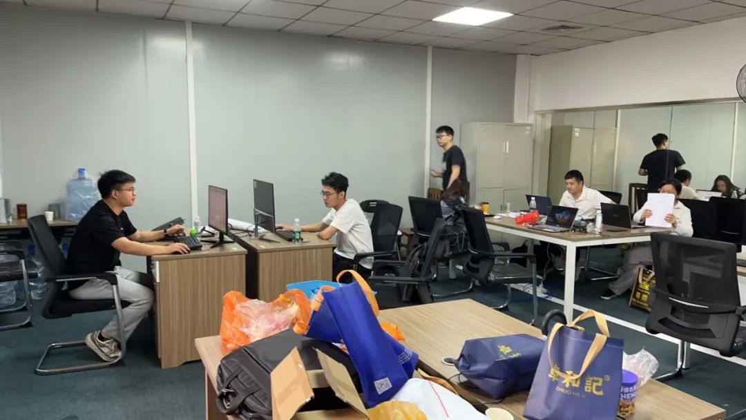 《致敬，，，，，奋斗的青春》