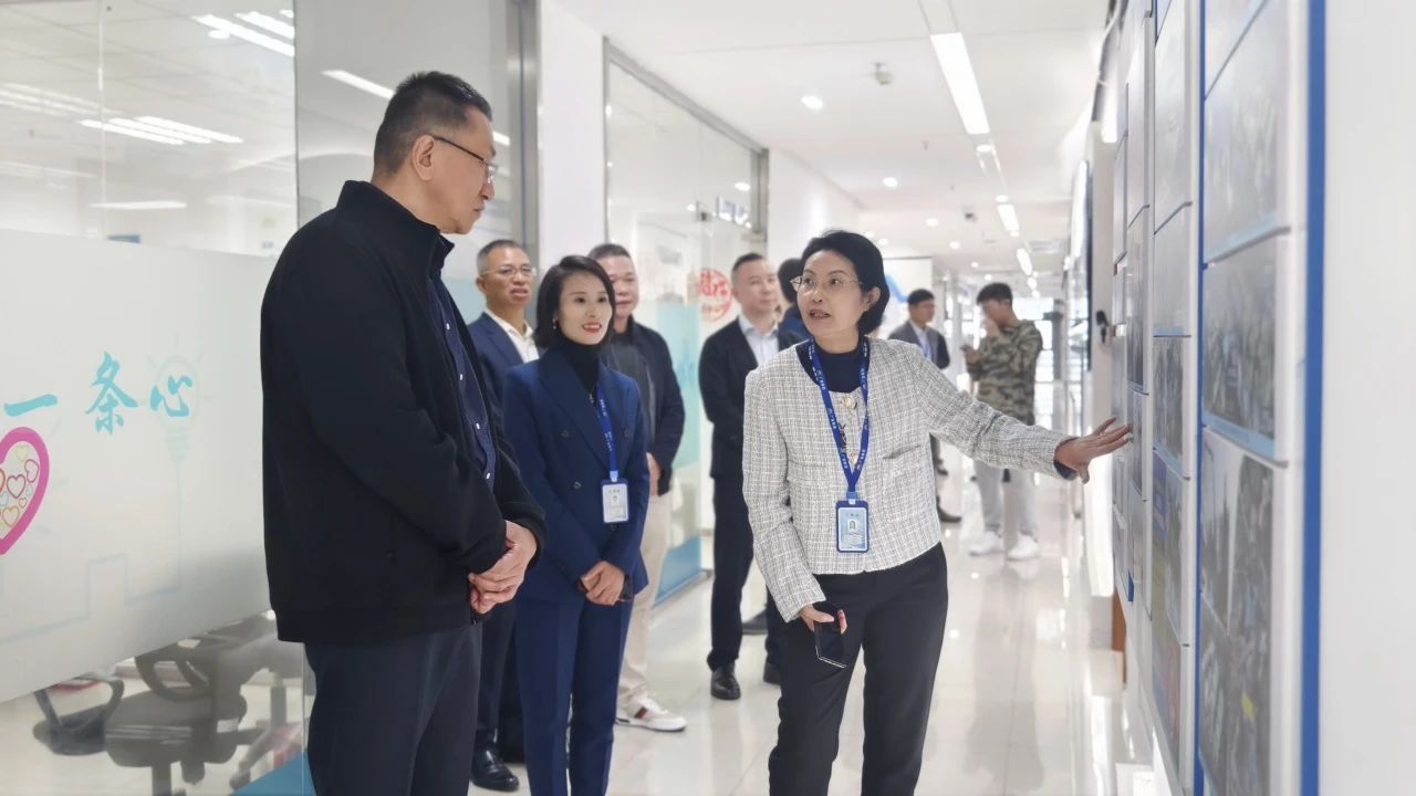 437ccm必赢国际集团｜东菽愿铣墙值赖痴代表团来访，，，，，调研数字化转型与智能化生长
